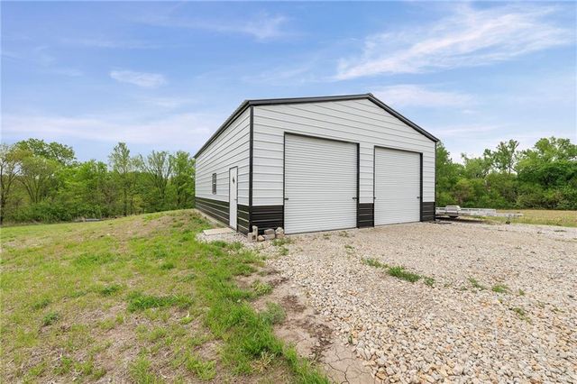 23560 259th Street, Mclouth, KS 66054