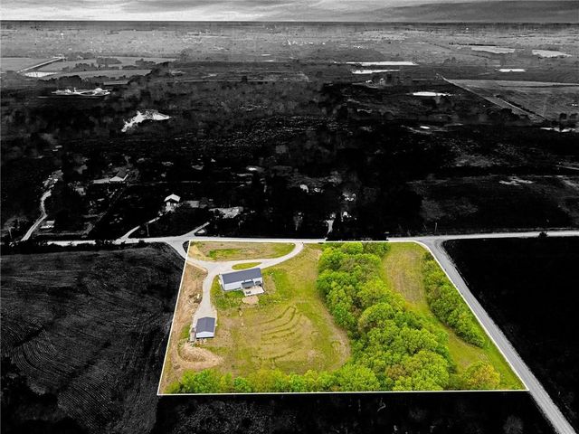 23560 259th Street, Mclouth, KS 66054
