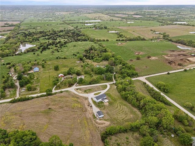 23560 259th Street, Mclouth, KS 66054