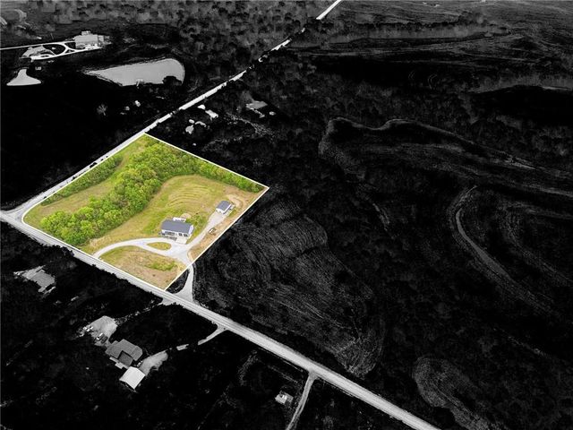 23560 259th Street, Mclouth, KS 66054
