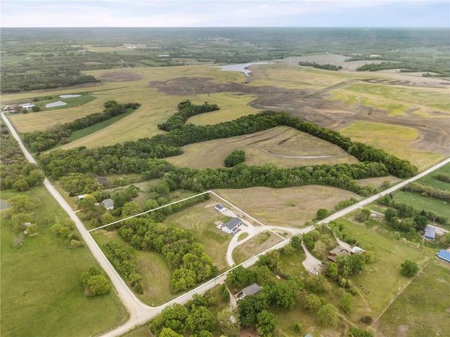 23560 259th Street, Mclouth, KS 66054