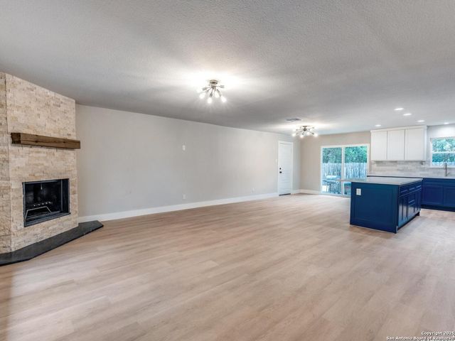 1071 diamondhead, Canyon Lake, TX 78133