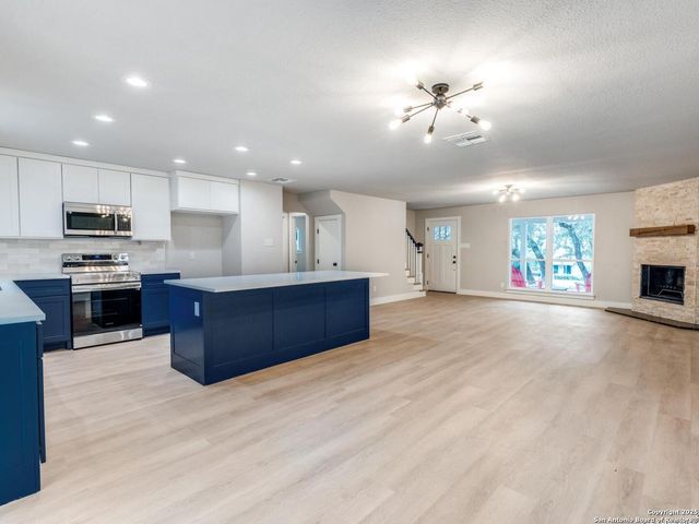 1071 diamondhead, Canyon Lake, TX 78133