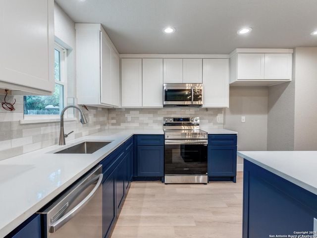 1071 diamondhead, Canyon Lake, TX 78133