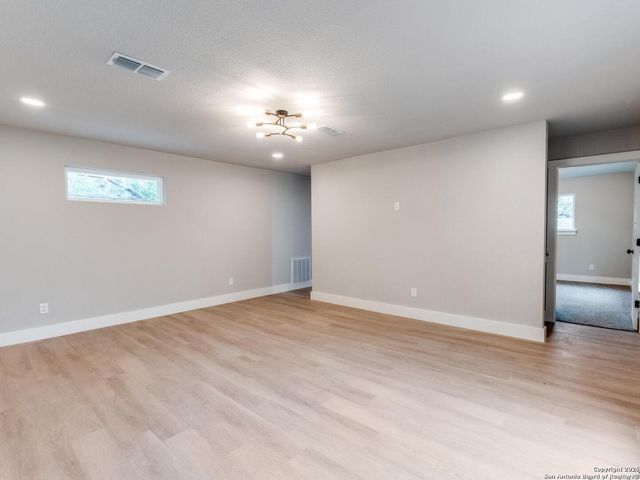 1071 diamondhead, Canyon Lake, TX 78133