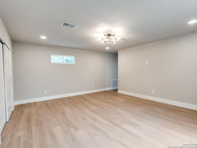 1071 diamondhead, Canyon Lake, TX 78133