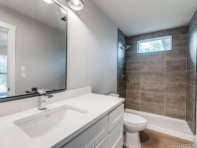 1071 diamondhead, Canyon Lake, TX 78133