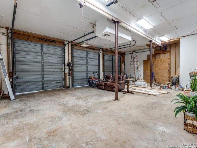 1071 diamondhead, Canyon Lake, TX 78133