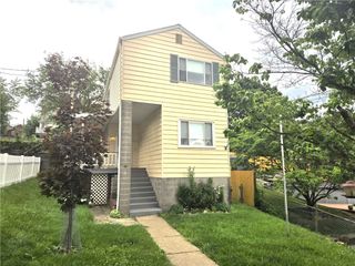 1505 Berkshire Ave, Brookline, PA 15226