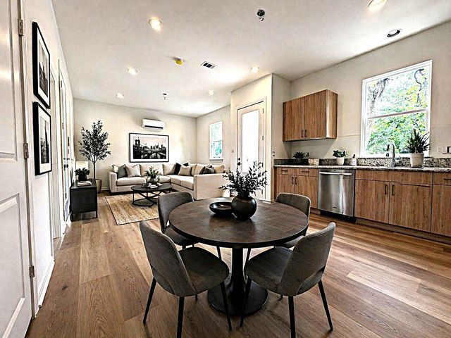 5712 Downing Street, Houston, TX 77020