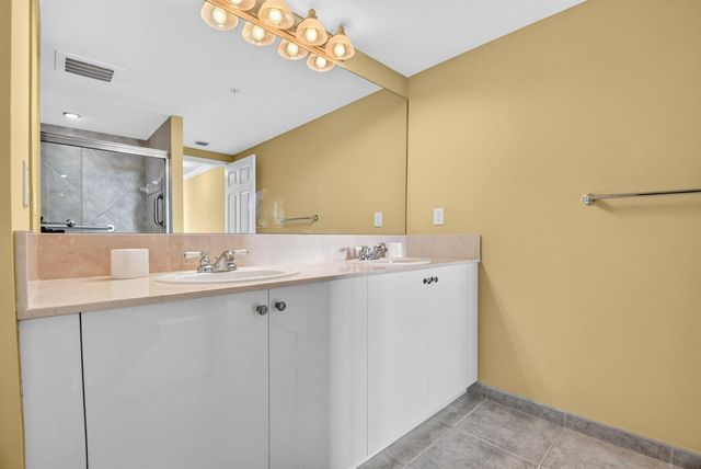 625 Casa Loma Boulevard 1002, Boynton Beach, FL 33435