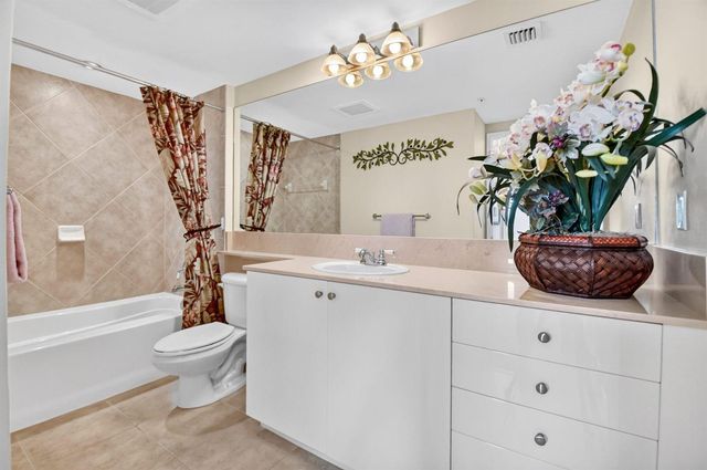 625 Casa Loma Boulevard 1002, Boynton Beach, FL 33435