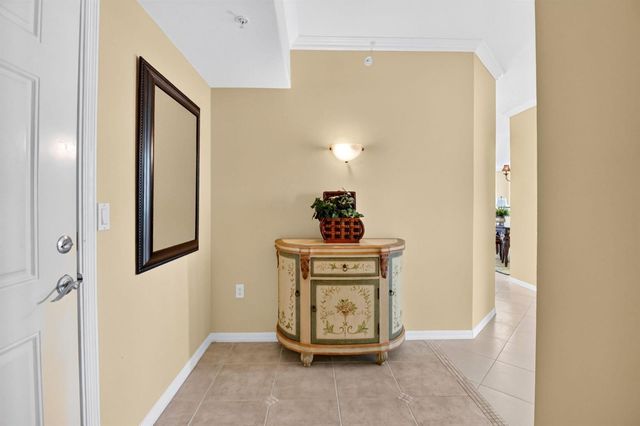 625 Casa Loma Boulevard 1002, Boynton Beach, FL 33435