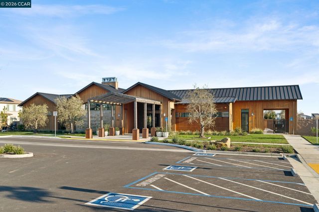 2529 Lake Club Drive, Fairfield, CA 94533