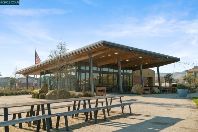 2529 Lake Club Drive, Fairfield, CA 94533