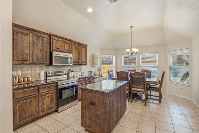 883 Mimosa Court, Stephenville, TX 76401