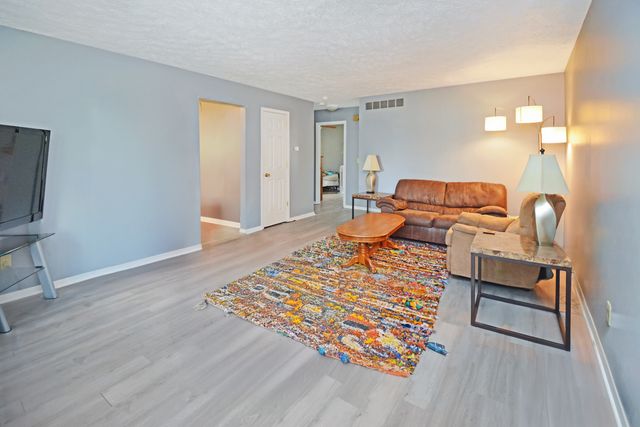 107 E Division Street, Bloomington, IL 61701