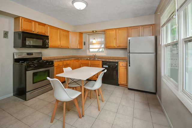 107 E Division Street, Bloomington, IL 61701