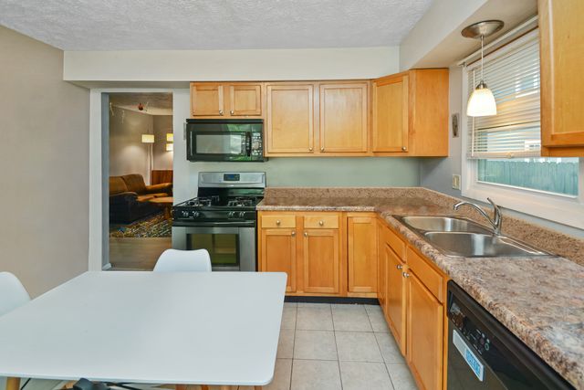 107 E Division Street, Bloomington, IL 61701