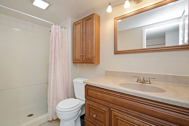 107 E Division Street, Bloomington, IL 61701