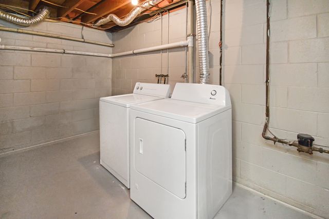 107 E Division Street, Bloomington, IL 61701