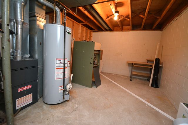 107 E Division Street, Bloomington, IL 61701