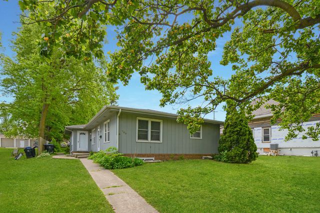 107 E Division Street, Bloomington, IL 61701