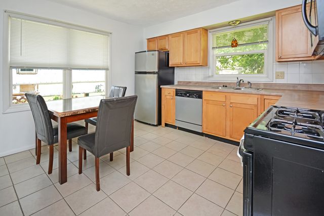 107 E Division Street, Bloomington, IL 61701