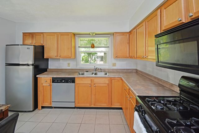 107 E Division Street, Bloomington, IL 61701