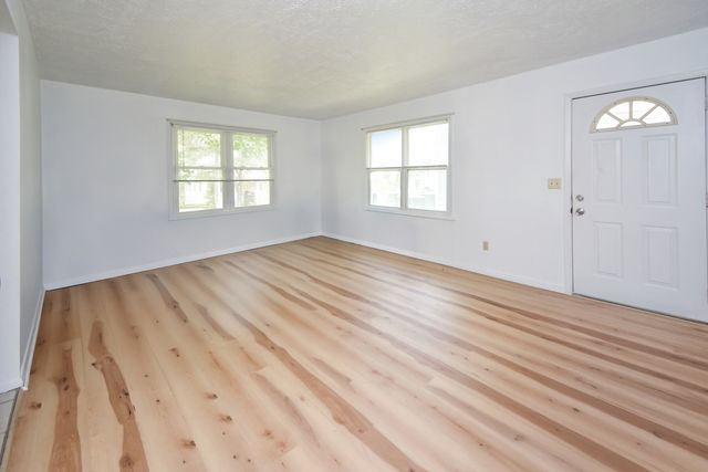 107 E Division Street, Bloomington, IL 61701