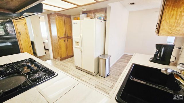 8901 Tillson Way, Bakersfield, CA 93307