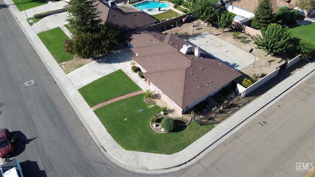 8901 Tillson Way, Bakersfield, CA 93307