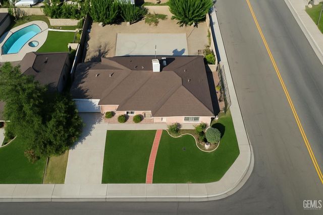 8901 Tillson Way, Bakersfield, CA 93307