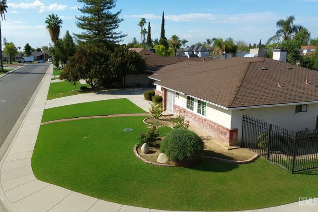 8901 Tillson Way, Bakersfield, CA 93307