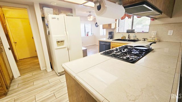 8901 Tillson Way, Bakersfield, CA 93307