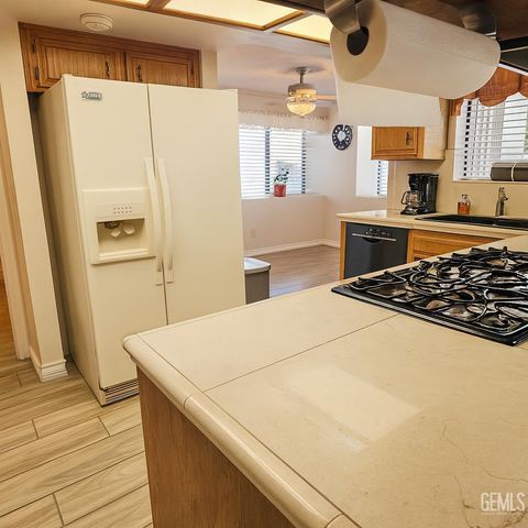 8901 Tillson Way, Bakersfield, CA 93307