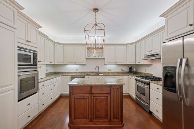 3737 West End Ave Apt 105, Nashville, TN 37205