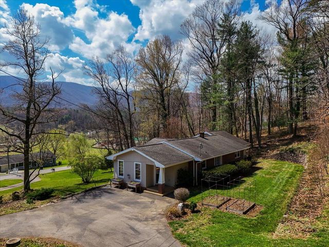 6141 Poage Valley RD, Roanoke, VA 24018