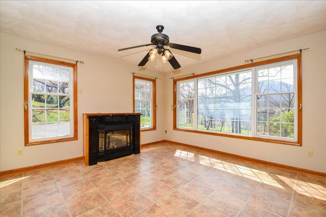 6141 Poage Valley RD, Roanoke, VA 24018