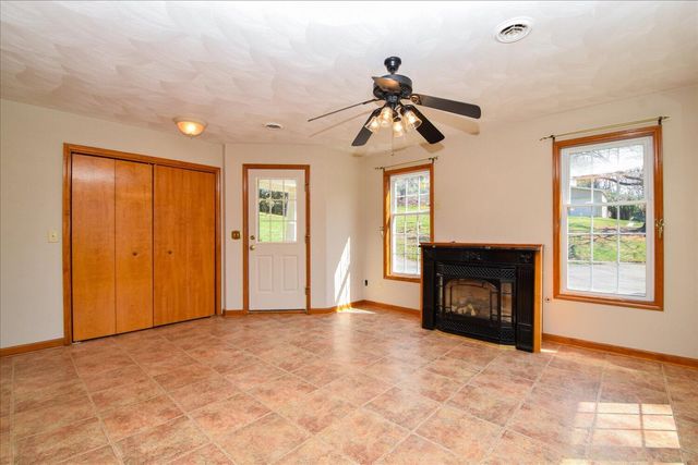 6141 Poage Valley RD, Roanoke, VA 24018