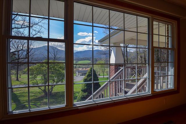 6141 Poage Valley RD, Roanoke, VA 24018