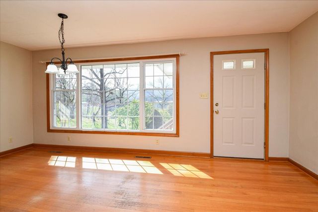 6141 Poage Valley RD, Roanoke, VA 24018