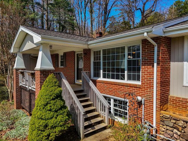 6141 Poage Valley RD, Roanoke, VA 24018