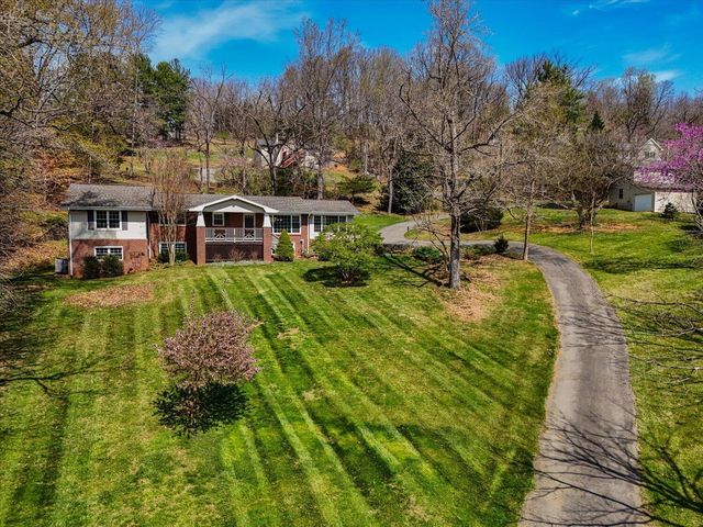 6141 Poage Valley RD, Roanoke, VA 24018