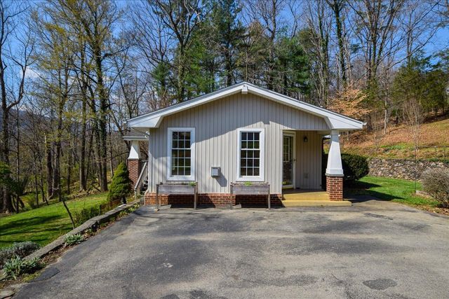 6141 Poage Valley RD, Roanoke, VA 24018