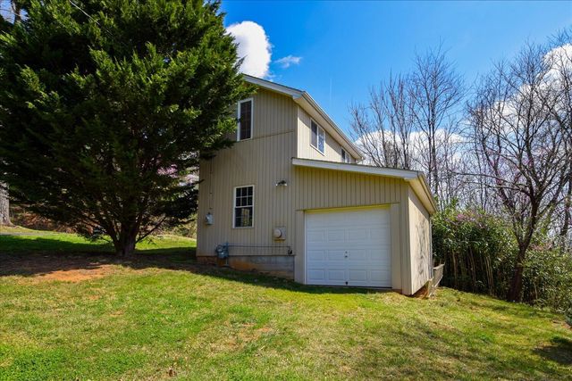 6141 Poage Valley RD, Roanoke, VA 24018