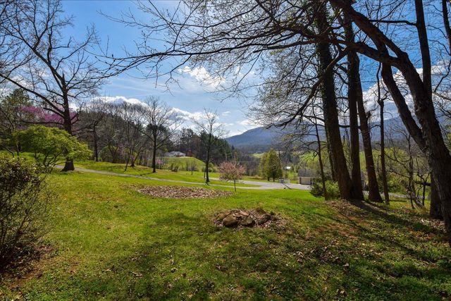 6141 Poage Valley RD, Roanoke, VA 24018