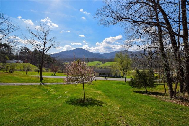 6141 Poage Valley RD, Roanoke, VA 24018