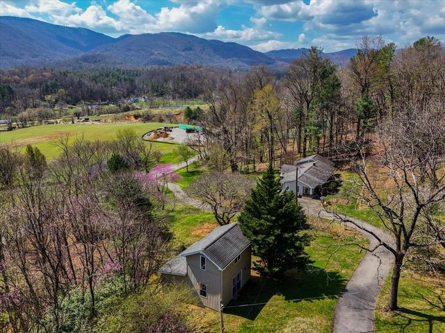 6141 Poage Valley RD, Roanoke, VA 24018