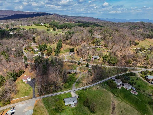 6141 Poage Valley RD, Roanoke, VA 24018